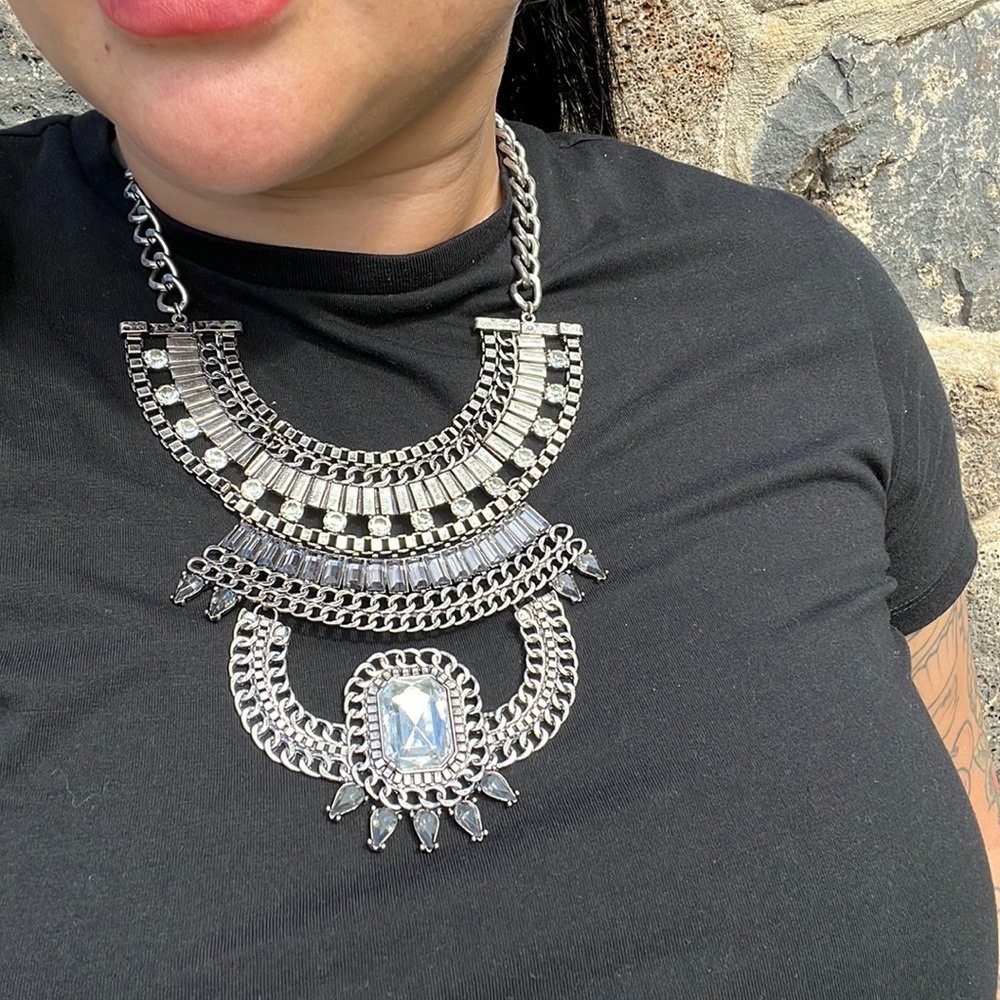 Express  sliver chandelier necklace